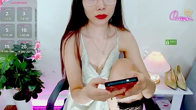 Snapshot of Emily_LoveU chatting on July 2026 01:35:02 AM Emily LoveU online show from July 2026 01:35:02 AM