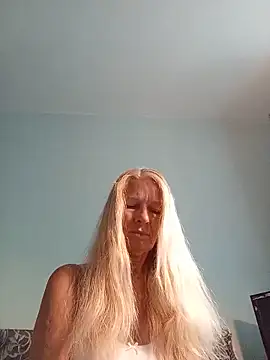 Snapshot of ViktoriaSexi1 chatting on June 2026 04:32:02 AM ViktoriaSexi1 online show from June 2026 04:32:02 AM