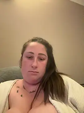 Snapshot of CurvyCatx chatting on April 2026 07:48:01 PM CurvyCatx online show from April 2026 07:48:01 PM