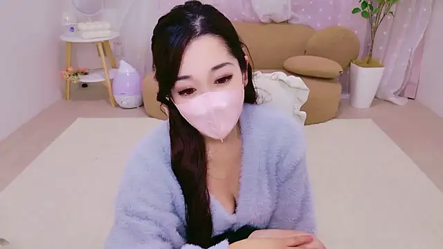 YURIKAsan  online show from April 2026 12:17:02 PM