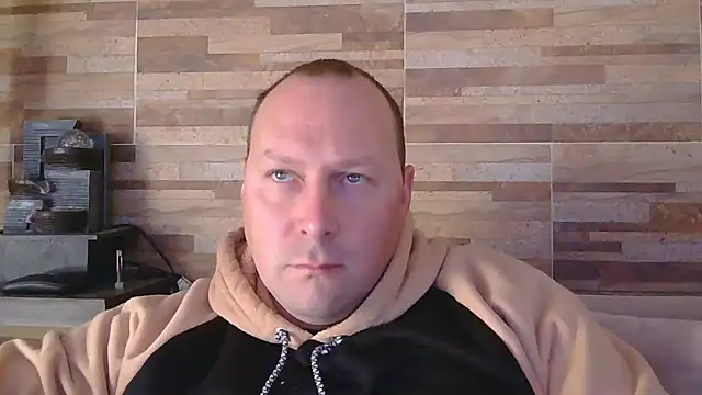 Snapshot of lustonfan chatting on May 2026 11:37:02 AM lustonfan online show from May 2026 11:37:02 AM