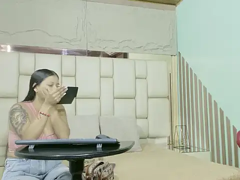 VikyANDfer online show from March 2026 01:34:01 PM