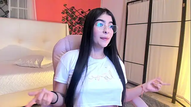 HannaLee333 online show from March 2026 12:30:01 AM