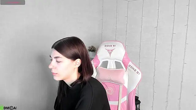 LunaRossaa online show from April 2026 01:45:01 AM