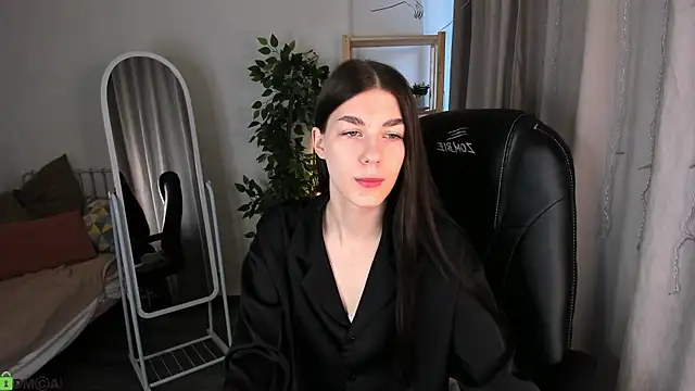 LunaRossaa online show from June 2026 11:53:02 PM