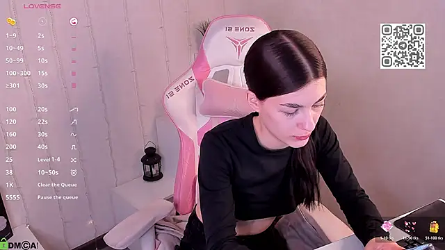 LunaRossaa online show from March 2026 12:12:01 AM