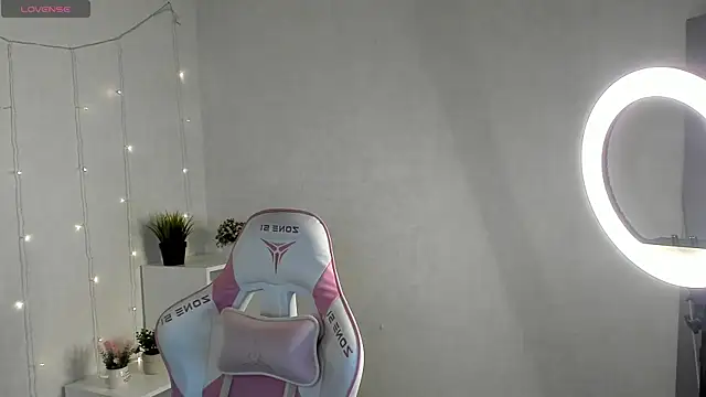 LunaRossaa online show from April 2026 11:55:01 PM