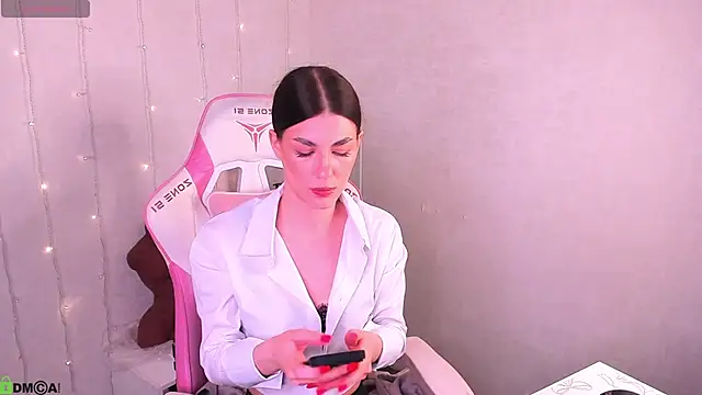 LunaRossaa online show from May 2026 11:56:02 PM