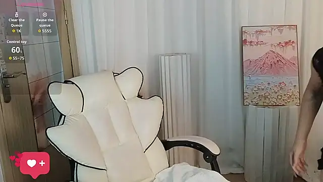 Noelle-2007 online show from April 2026 04:46:02 PM