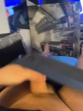 MatthewEmme2121 online show from April 2026 01:39:02 PM