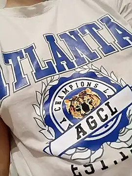 Emi hot1 online show from March 2026 12:57:01 PM