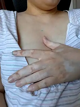 Emi hot1 online show from April 2026 07:26:02 AM