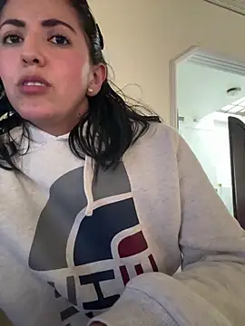 Snapshot of SamanthaWalker_ chatting on April 2026 01:37:02 PM SamanthaWalker online show from April 2026 01:37:02 PM