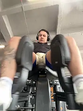 OliverTabordaa online show from April 2026 07:20:01 PM