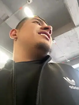 OliverTabordaa online show from March 2026 09:40:01 PM