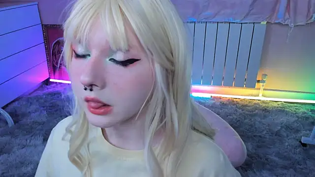 EvaforHIM online show from April 2026 09:32:01 PM