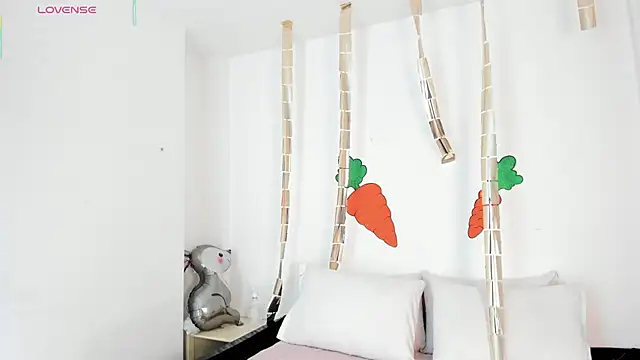 Eve-01 online show from April 2026 07:15:02 PM