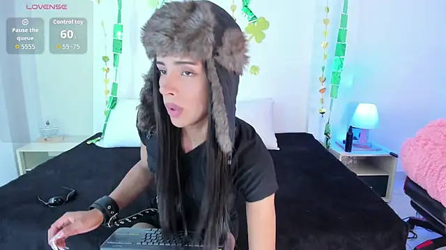 Eve-01 online show from March 2026 07:52:01 PM