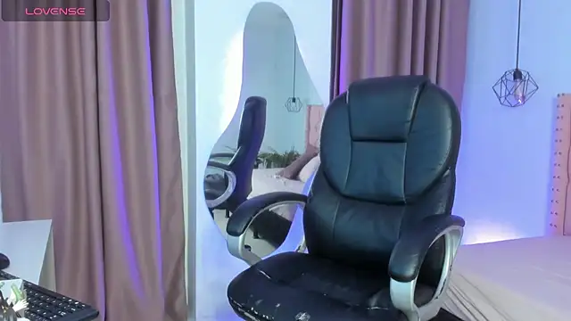 Isabella  Stone1 online show from April 2026 07:51:01 PM