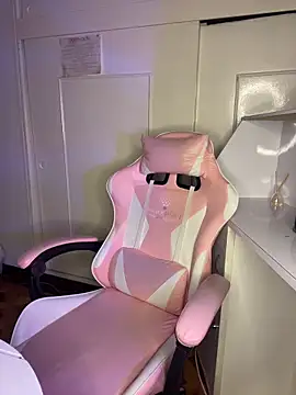 ThePrettyTiana online show from April 2026 10:16:01 PM