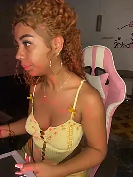 ThePrettyTiana online show from April 2026 07:07:02 PM