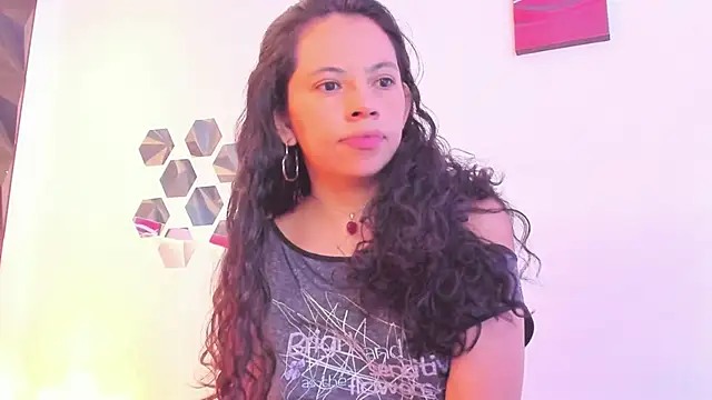 Katijis online show from April 2026 10:13:01 PM