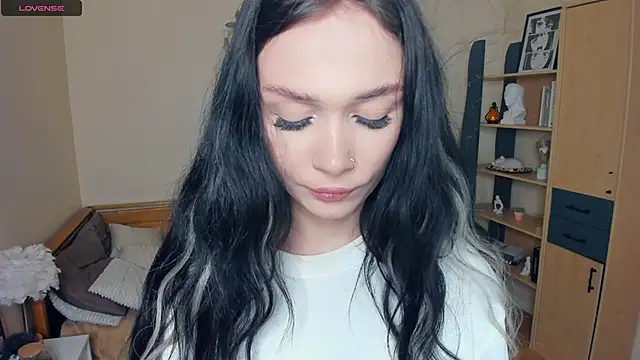 LynnCiprian online show from April 2026 07:09:01 PM