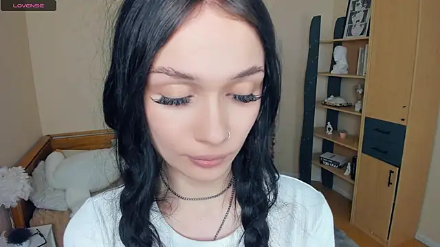 LynnCiprian online show from April 2026 08:12:01 PM