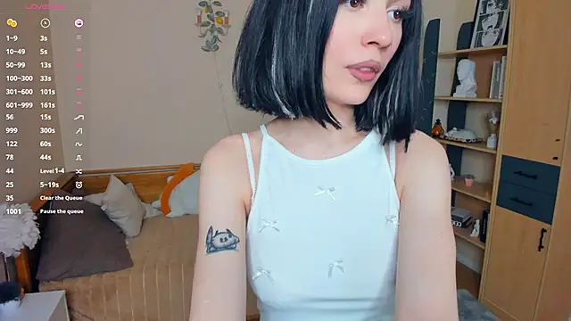 LynnCiprian online show from May 2026 07:28:02 PM