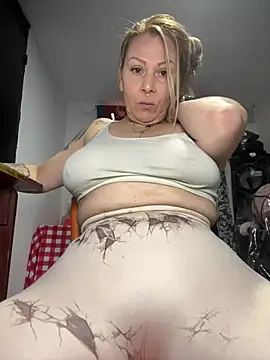 Snapshot of JessiBabyZ chatting on July 2026 04:28:02 PM JessiBabyZ online show from July 2026 04:28:02 PM