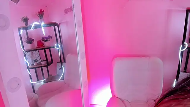 Nami Velle online show from April 2026 01:37:01 PM