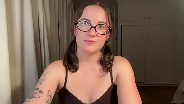Snapshot of summerxo chatting on June 2026 05:40:02 AM summerxo online show from June 2026 05:40:02 AM