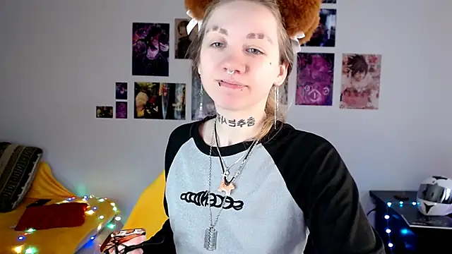 Nica Kawaii online show from April 2026 10:28:01 AM