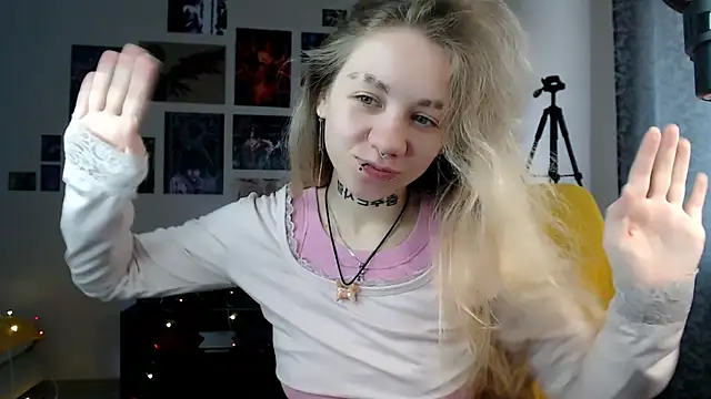 Nica Kawaii online show from April 2026 10:00:02 AM