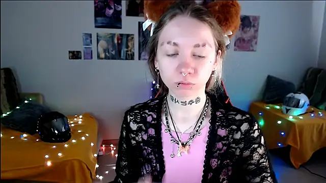 Snapshot of Nica_Kawaii chatting on May 2026 12:13:02 PM Nica Kawaii online show from May 2026 12:13:02 PM