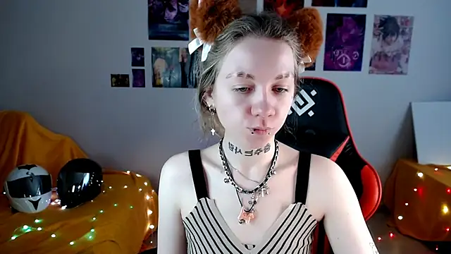 Snapshot of Nica_Kawaii chatting on May 2026 12:24:01 PM Nica Kawaii online show from May 2026 12:24:01 PM