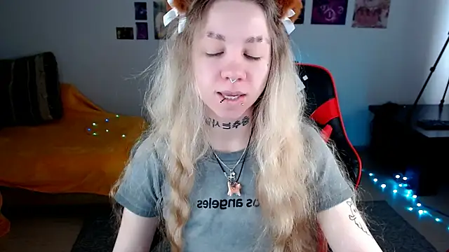 Snapshot of Nica_Kawaii chatting on April 2026 07:35:01 AM Nica Kawaii online show from April 2026 07:35:01 AM