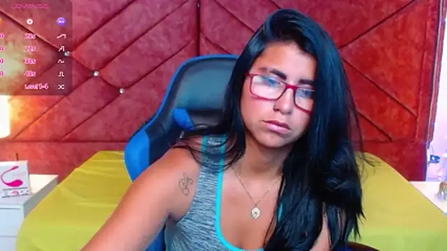 Alisha Gamskar13 online show from May 2026 02:45:01 PM