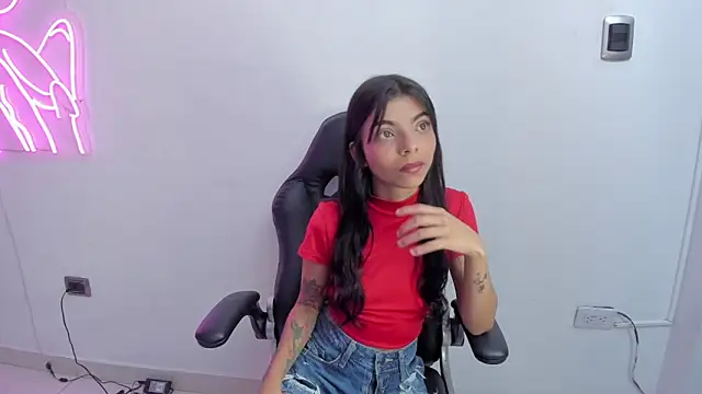 Amber Harriis online show from April 2026 11:07:02 PM