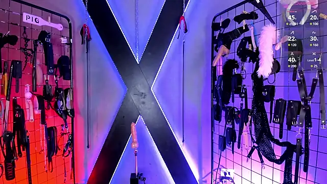 Snapshot of Cinthia_Iris_BDSM chatting on June 2026 03:37:02 AM Cinthia Iris BDSM online show from June 2026 03:37:02 AM