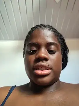YourLiaa  online show from May 2026 08:06:02 PM