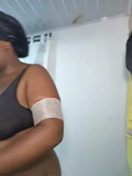 YourLiaa  online show from April 2026 05:47:01 AM