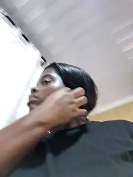 YourLiaa  online show from May 2026 10:57:01 PM
