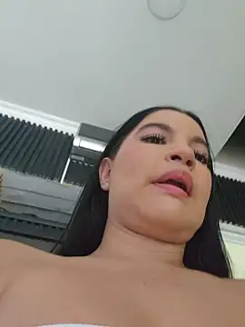 Pretty Julieta online show from April 2026 09:21:01 PM