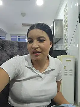 Pretty Julieta online show from April 2026 10:33:02 PM