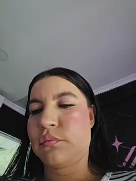 Snapshot of Pretty_Julieta chatting on May 2026 09:14:02 PM Pretty Julieta online show from May 2026 09:14:02 PM