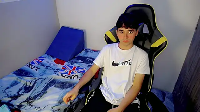 Snapshot of Luigii_ chatting on March 2026 03:14:01 AM Luigii online show from March 2026 03:14:01 AM