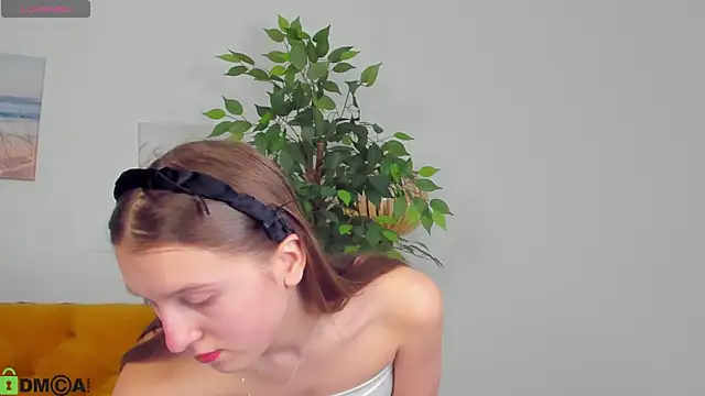 Snapshot of Xenia_paradise chatting on April 2026 12:48:01 AM Xenia paradise online show from April 2026 12:48:01 AM