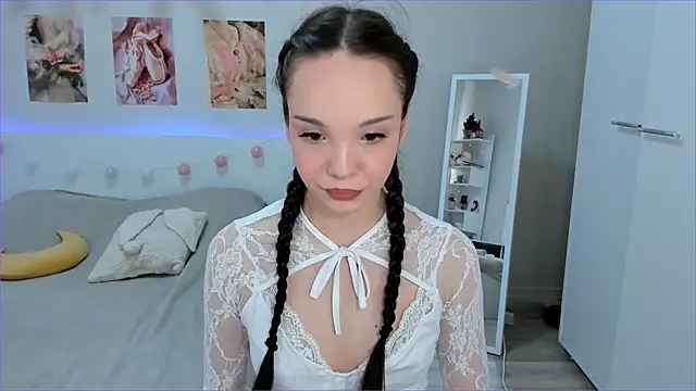 Snapshot of Milly_Lane chatting on April 2026 03:09:01 AM Milly Lane online show from April 2026 03:09:01 AM