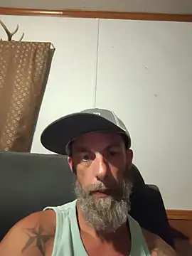 Snapshot of Hootie421 chatting on May 2026 03:25:01 AM Hootie421 online show from May 2026 03:25:01 AM